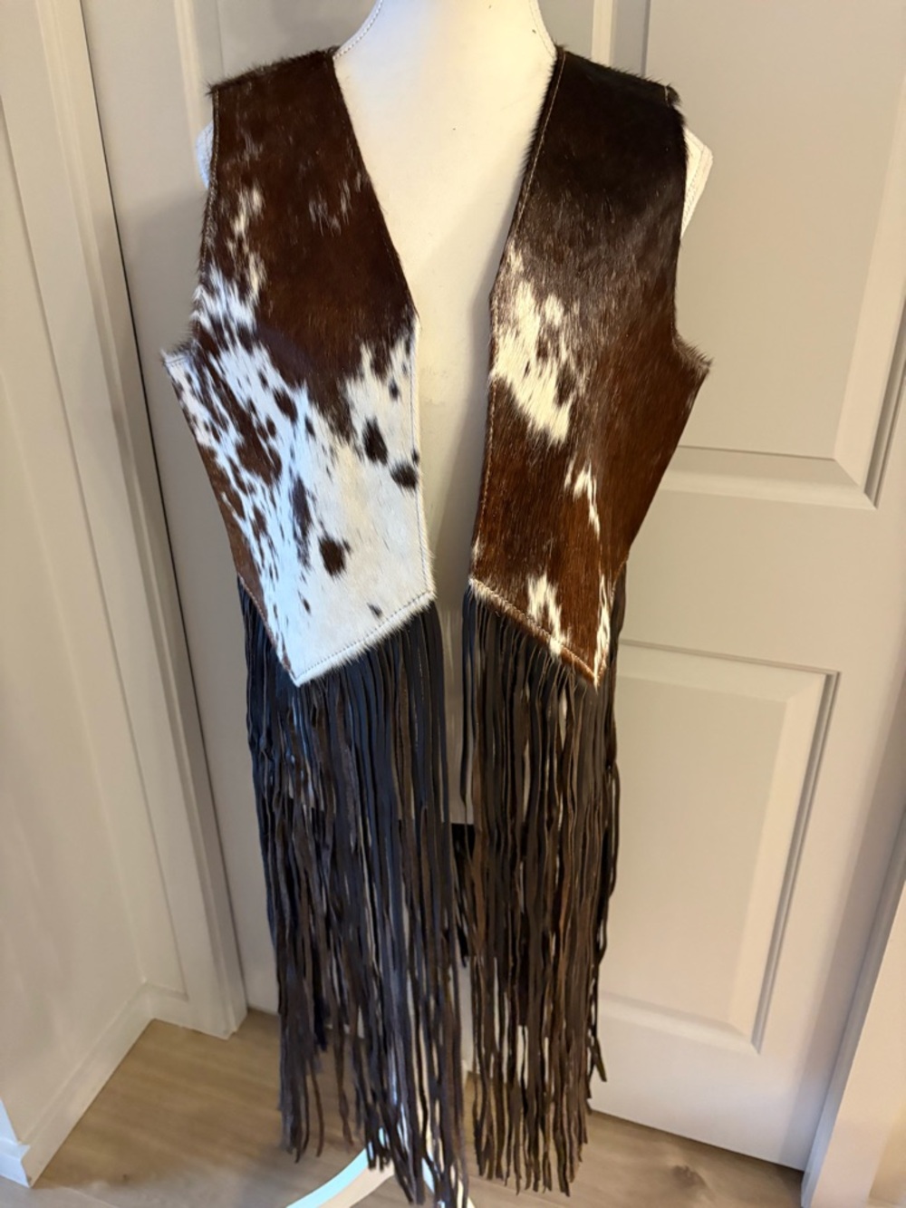 Cowhide Fringe Vest - Brown & White Western Style